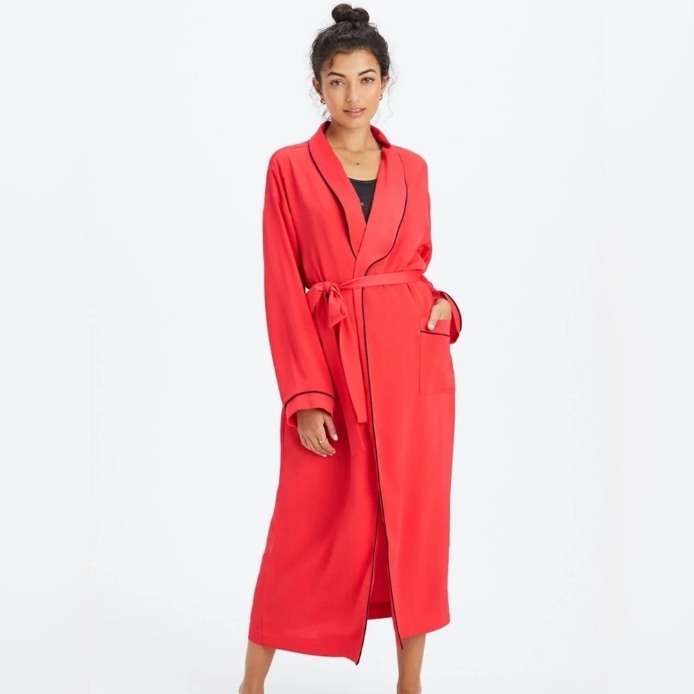 NWT Long Lined EcoSatin Silky Soft Strawberry Red Robe‎ XS / S comfy loungewear
